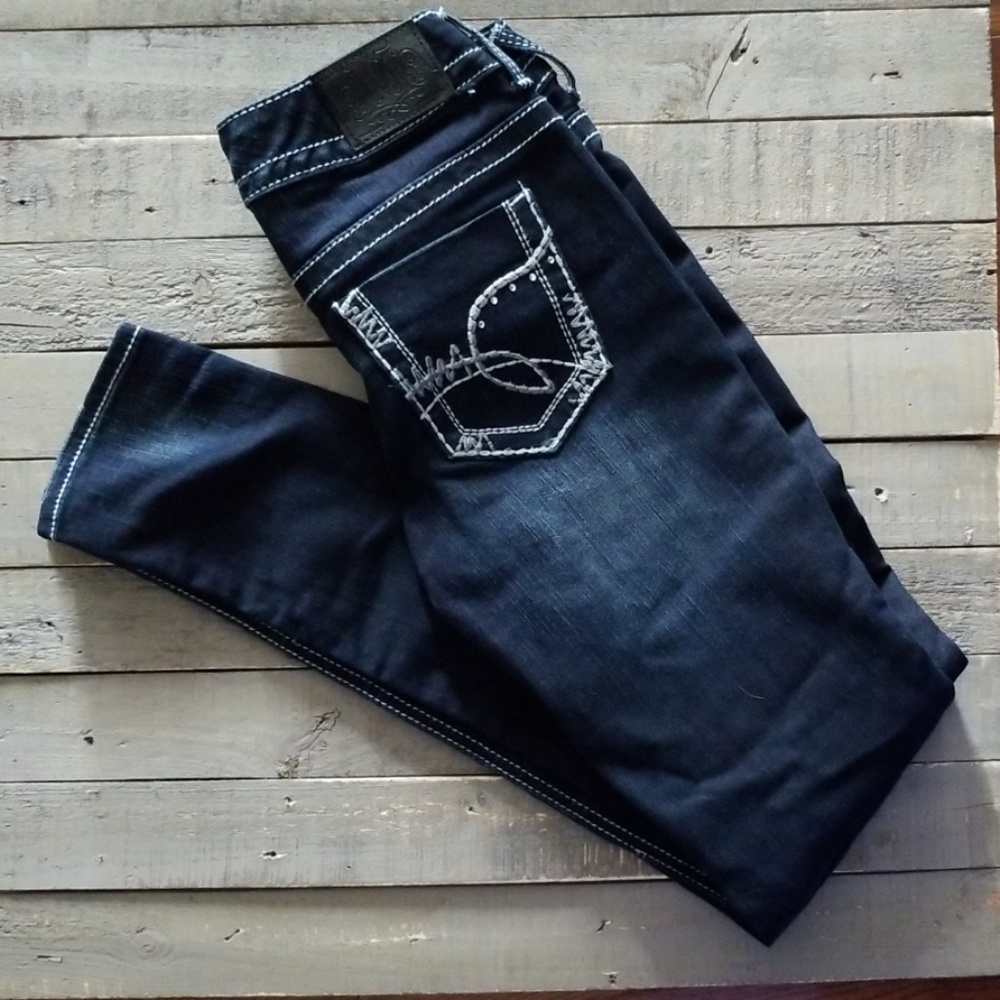 🎈GUC Maurices dark wash skinnys